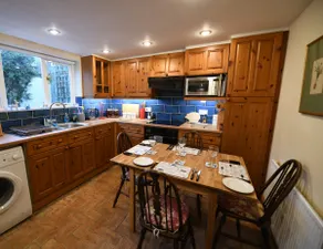 2 Bed Cottage beside Clare Castle & Country Park - Image 4