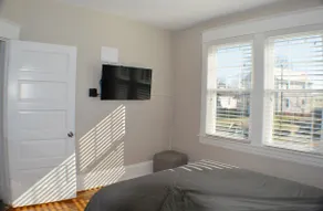 COZY PRIVATE 3 BEDROOM APARTMENT HIGH END SLEEP 6 - Image 3