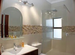 Majesty Luxury Suite With Balcony - Image 4