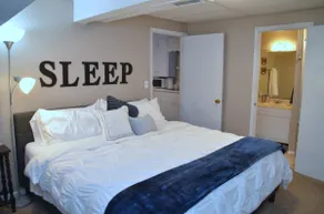 Comfy Basement Apartment -King Bed/Kitchen/Laundry - Image 5