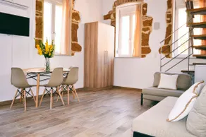Maisonette 1 with courtyard near public parking - Image 4