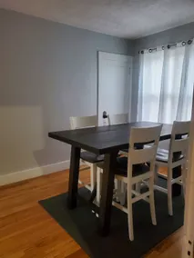 Clean Home ~ Sleeps 8 (2 floors) w/ parking & yard - Image 4