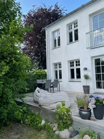 with views of Kronborg from the garden - Image 3