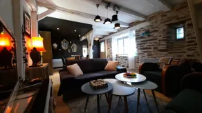 Riverfront house - Image 2
