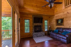 Pembroke Cabin @shenandoahwoods - Image 3