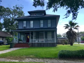 Historic Downtown/PrivateUpstairs Apartment w/WiFi - Image 2