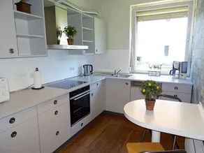 3 Zi.Whg./65sqm/Kitchen/Bath/Balcony/Erker Rondell - Image 3