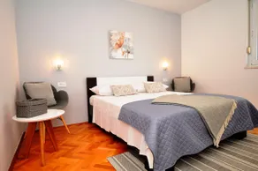 Apartment Nesh Split - Image 2