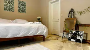 Saltwater Pool & Spa Awaysis w/ King Bed Suite - Image 3