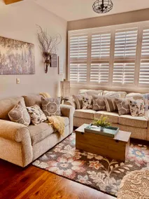 Beautiful Historical Home in the Country - Image 4