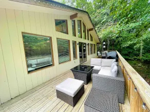 HUGE, 2 Living Room, Movie Theater, Pocono Escape - Image 4