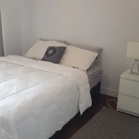 Spacious And Lovely Two Bedroom Apt with Fireplace - Image 3