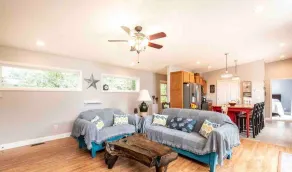 Hilltop Mountain Retreat - Image 2