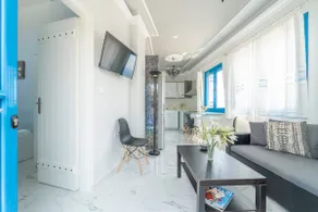 apartment jacuzzi near Lighthouse Santorita Suites - Image 5