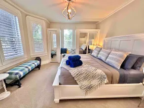 Pleasant Downtown Haven *0.3 Miles *Pet Friendly - Image 4