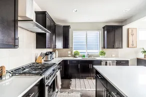 Luxurious 3 story new construction near Seattle! - Image 4