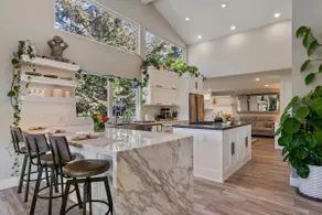 Botanical Estates Modern Wine Co. Home & Jacuzzi - Image 3