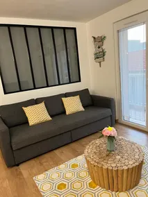 Rare gem 250 m from the beach! Covered parking. - Image 2
