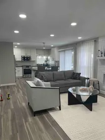 Spacious Home for Groups Deck Fireplace & Basement - Image 2