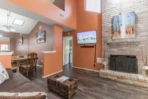 \"SW Houston Eclectic Living\" Long Stays Welcome! - Image 4