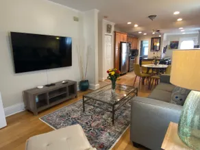 Exquisite 3rd Floor Private Apt with Style - Image 2