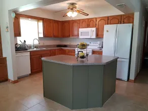 Cozy lakefront home an hour from Disney World - Image 2