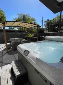Vibe in the Heights-Hot Tub-Prime Location-SkeeBall - Image 2