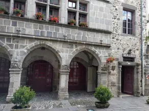Quiet independent apartment in the historic center - Image 4