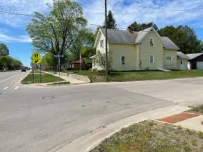 Retro Retreat on Main st. - Image 3