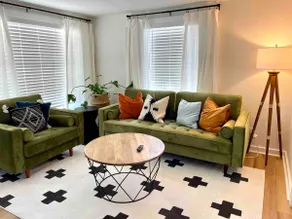 Belle Grove Suite - Downtown, King Bed, Stylish - Image 3