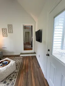 Private 2-room suite in historic Atlanta area - Image 3