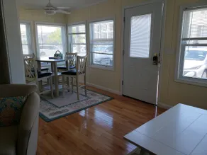 Ocean Block Single Family Home - Open floor plan & pet friendly! - Image 4