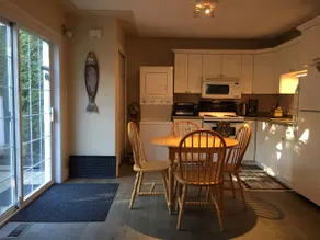 Robert's Bay Guest Suite - Image 4