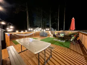 ★Perfect Family Getaway with Large Deck Hangout★ - Image 3
