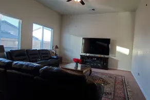 Charming Retreat in Los Banos - Image 2