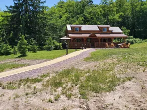 Big R's Retreat Secluded and located in Nature - Image 2