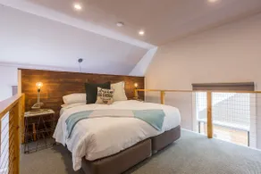 Unique loft style apartment - Image 2