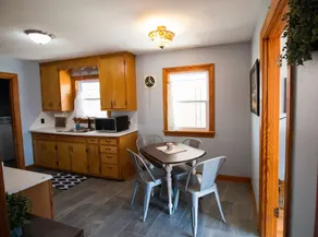 The Cabin in Town - Image 5