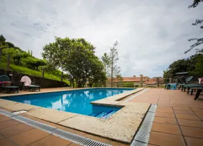 \"Casa do moinho\" garden, pool and barbecue. - Image 5