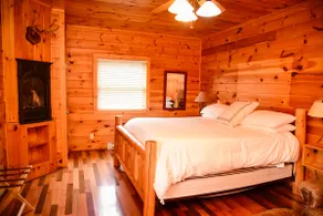 Elk Cabin at The Azalea Inn - Image 2