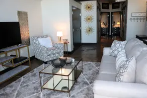 Stay in the heart of Downtown Waco! - Image 2