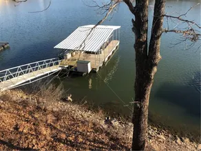 8MM!2 kitchens,2 levels,3 decks,2 docks!Sleeps 18! - Image 5