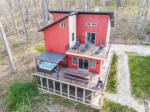 Modern luxury cabin with hot tub - Image 2