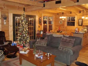 The Black Bear, log cabin with cathedral ceilings - Image 2