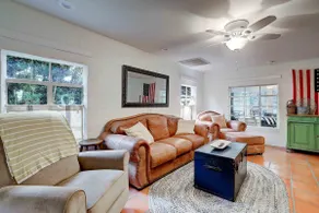 Renovated Farm House - Lake McQueeney - Image 5