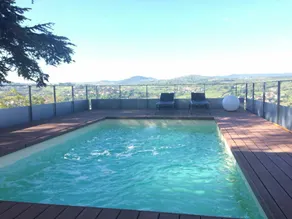 Independent studio, view & pool - Image 3