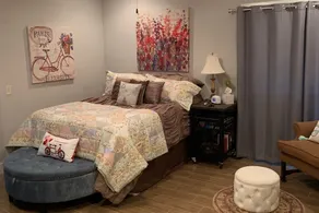 FriscoLanding Suite Private Entry Downtown Rogers - Image 5