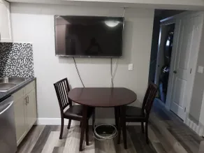 Yewande and Steve’s Place; Fully Furnished Suite - Image 5
