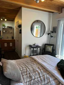 Petite Suite Near Bay Street - Image 4