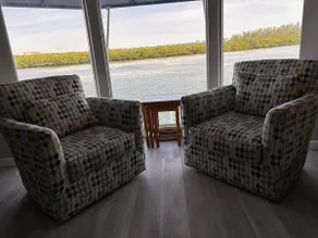 Relaxing Retreat, King Bed, Beautiful Scenic Views - Image 2
